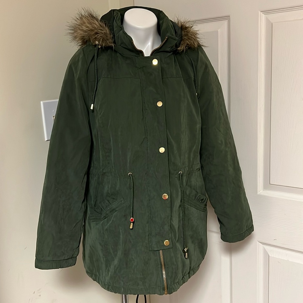 Celebrity Pink Green Coat Size Large Faux Fur Hood